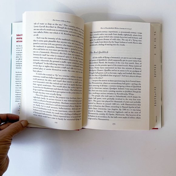 The Science of Harry Potter: How Magic Really Works- Hard cover - Picture 9 of 11